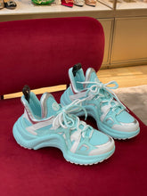 Load image into Gallery viewer, Louis Vuitton Archlight Sneaker