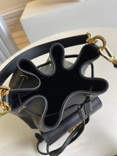 Load image into Gallery viewer, Louis Vuitton Lockme Bucket Bag