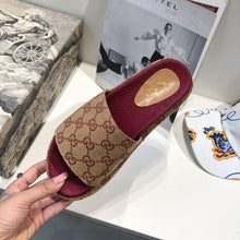 Load image into Gallery viewer, Gucci Angelina slide sandal - LUXURY KLOZETT