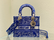 Load image into Gallery viewer, Christian Dior Medium Lady D Lite Bag