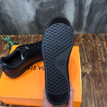 Load image into Gallery viewer, Louis Vuitton Luxembourg Samothrace Sneakers