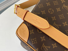 Load image into Gallery viewer, Louis Vuitton Odeon MM Bag
