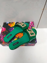 Load image into Gallery viewer, Dolce & Gabbana Polished Calfskin Sliders with DG logo