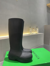 Load image into Gallery viewer, Bottega Veneta Puddle Boots
