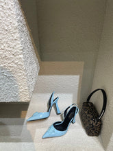 Load image into Gallery viewer, Versace La Medusa Slingback Pumps