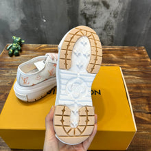 Load image into Gallery viewer, Louis Vuitton Squad Sneakers