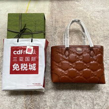 Load image into Gallery viewer, Gucci GG Matelasse Leather Medium Tote Bag