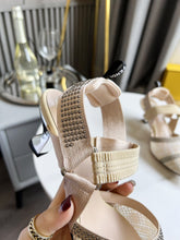 Load image into Gallery viewer, Fendi Colinri Slingback Heels