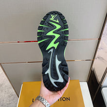 Load image into Gallery viewer, Louis Vuitton Runner Tatic Sneakers