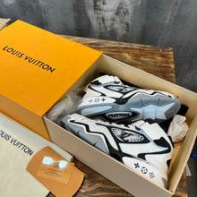 Load image into Gallery viewer, Louis Vuitton Trainer 2 Sneakers