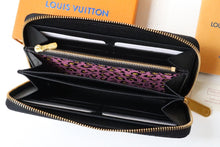 Load image into Gallery viewer, Louis Vuitton Zippy Wallet