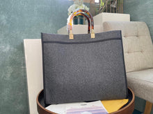 Load image into Gallery viewer, Fendi Sunshine Shopper Large Bag