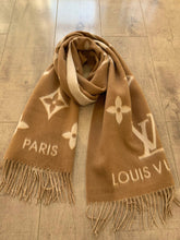 Load image into Gallery viewer, Louis Vuitton Reykjavik Scarf