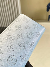 Load image into Gallery viewer, Louis Vuitton Zippy Wallet