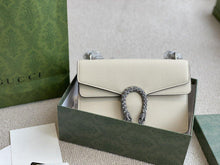 Load image into Gallery viewer, Gucci Dionysus Small Shoulder Bag - LUXURY KLOZETT