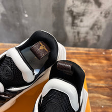 Load image into Gallery viewer, Louis Vuitton Archlight 2.0 Platform Sneakers