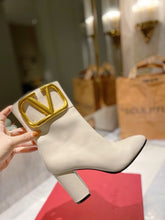 Load image into Gallery viewer, Valentino Boots