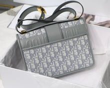 Load image into Gallery viewer, Christian Dior 30 Montaigne Bag
