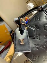 Load image into Gallery viewer, Louis Vuitton Speedy BB Bag - LUXURY KLOZETT