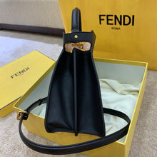 Load image into Gallery viewer, Fendi Peekaboo Small iseeu Bag