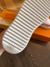 Load image into Gallery viewer, Louis Vuitton Time Out Sneakers