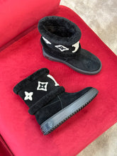 Load image into Gallery viewer, Louis Vuitton Snow DropFlat Ankle Boots