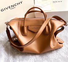 Load image into Gallery viewer, Givenchy Medium Antigona Soft Bag In Smooth Leather