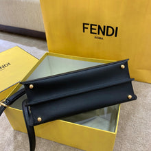 Load image into Gallery viewer, Fendi Peekaboo Small iseeu Bag