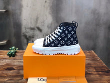 Load image into Gallery viewer, Louis Vuitton Squad Sneakers