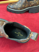 Load image into Gallery viewer, Louis Vuitton Beaubourg Ankle Boots