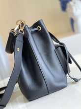 Load image into Gallery viewer, Louis Vuitton Lockme Bucket Bag