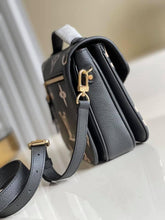 Load image into Gallery viewer, Louis Vuitton Pochette Metis Bag