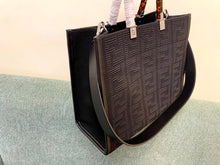 Load image into Gallery viewer, Fendi Sunshine Shopper Meduim Bag