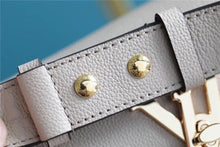 Load image into Gallery viewer, Louis Vuitton LockMe Tender Bag
