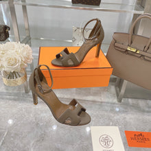 Load image into Gallery viewer, Hermes premiere 70 Heels