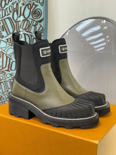 Load image into Gallery viewer, Louis Vuitton Beaubourg Ankle Boots