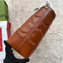 Load image into Gallery viewer, Gucci GG Matelasse Leather Medium Tote Bag