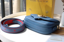 Load image into Gallery viewer, Louis Vuitton Pont 9 Soft PM Bag