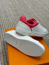 Load image into Gallery viewer, Louis Vuitton Frontrow Sneakers