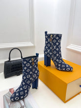 Load image into Gallery viewer, Louis Vuitton Silhouette Ankle Boots