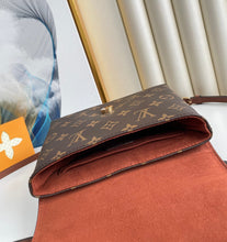 Load image into Gallery viewer, Louis Vuitton Locky BB Bag