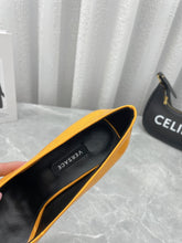 Load image into Gallery viewer, Versace La Medusa Naplak Pumps
