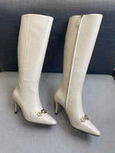 Load image into Gallery viewer, Gucci Pointed Cat heel Boots