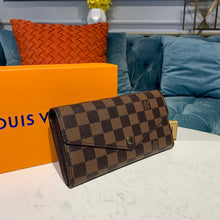 Load image into Gallery viewer, Louis Vuitton Sarah Wallet