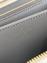 Load image into Gallery viewer, Louis Vuitton Zippy Wallet