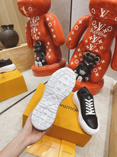 Load image into Gallery viewer, Louis Vuitton Squad Sneaker