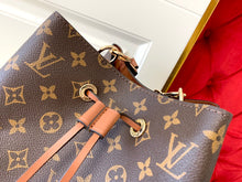 Load image into Gallery viewer, Louis Vuitton NeoNoe MM Bag