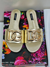 Load image into Gallery viewer, Dolce & Gabbana Polished Calfskin Sliders with DG logo