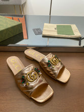 Load image into Gallery viewer, Gucci Double G Slide Sandal