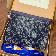 Load image into Gallery viewer, Louis Vuitton Pochette Voyage MM